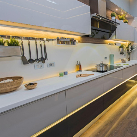 Профиль круглый универсальный серебро 2м. Apeyron 08-18-01