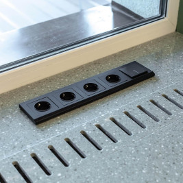 Розетка с заземлением Werkel черный матовый W1171008 4690389156878