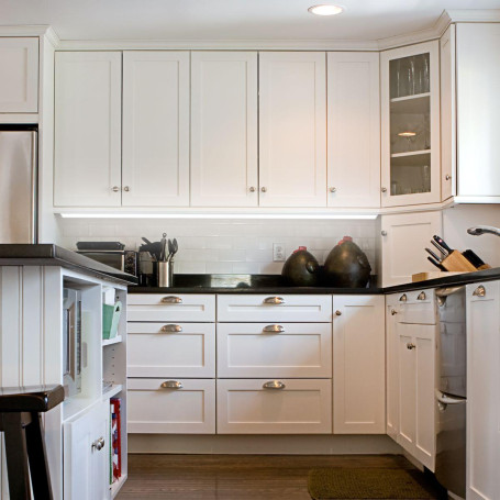 Профиль угловой накладной с рассеивателем серебро 2м. Apeyron 08-03