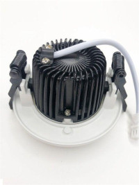 Встраиваемый светодиодный светильник Elvan VLS-006R-7W-WW-Wh