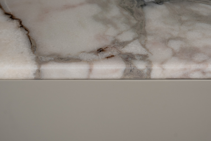 Комод с мраморной столешницей серый