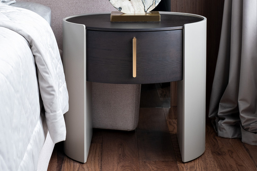 Тумбочка с ящиком темный шпон